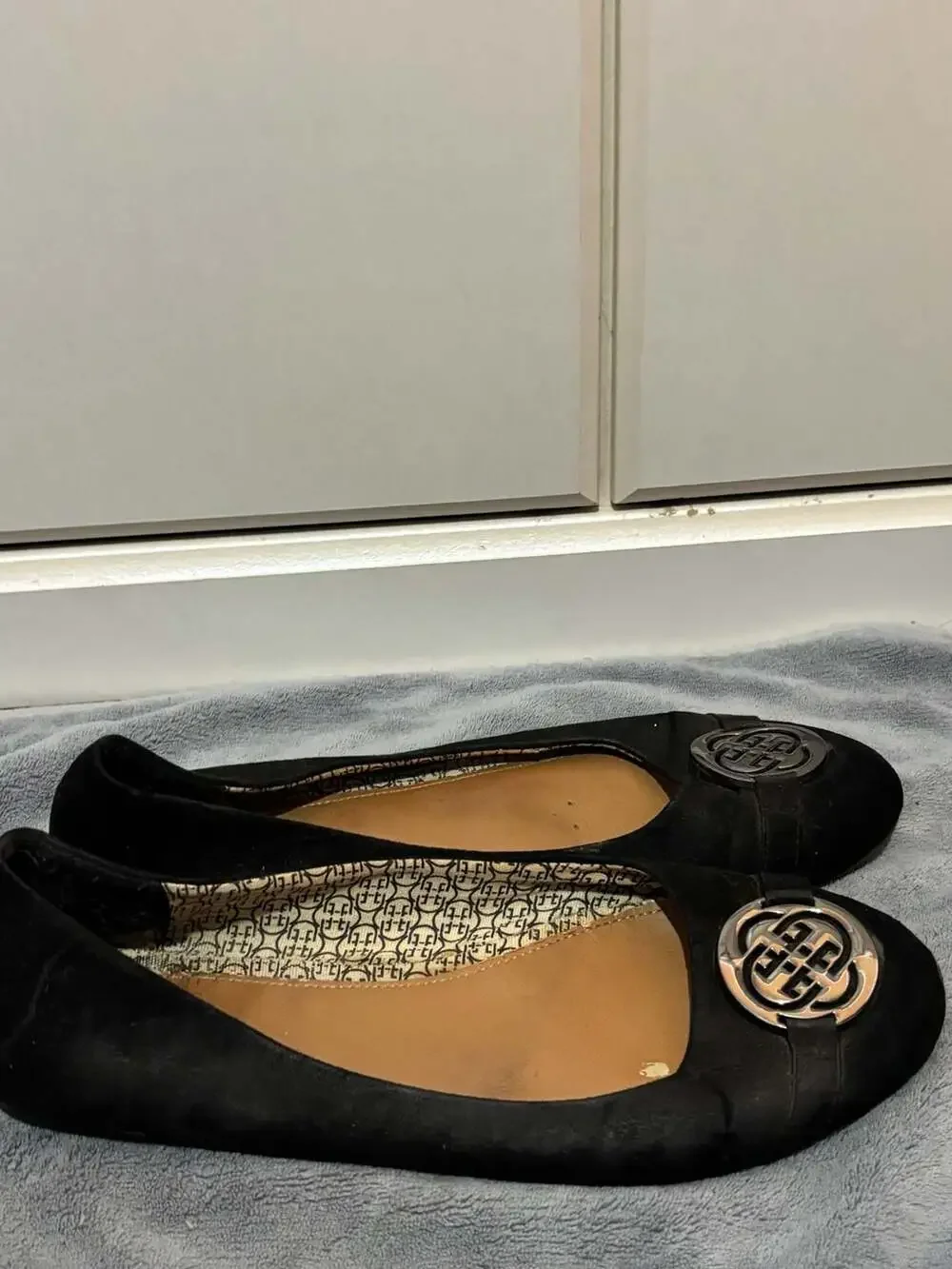 Daisy Fuentes Black Faux Suede Ballet Flats with Silver Logo Medallion 11